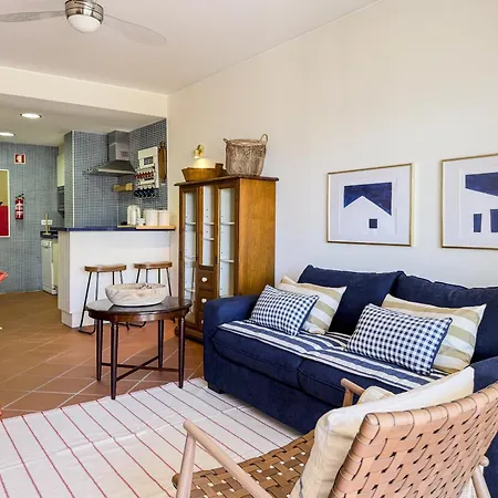 #382 Modern With Private Balcony & Bbq *